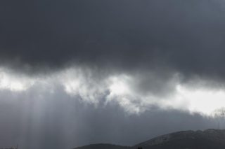 Μίνι «φθινόπωρο»: Υψηλές θερμοκρασίες - Πού θα δούμε μπόρες και καταιγίδες